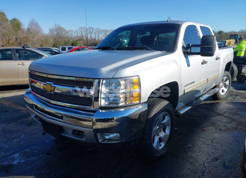 Photo 2 of 2013 Chevrolet Silverado 1500 LT (VIN 3GCPKSE75DG324685)