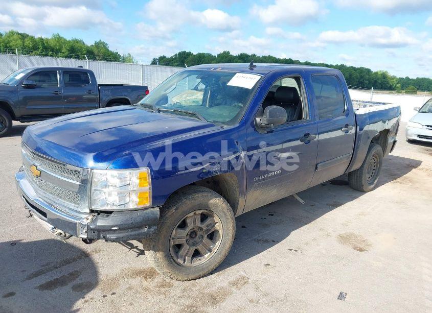 Photo 2 of 2013 Chevrolet Silverado 1500 LT (VIN 3GCPKSE76DG100308)