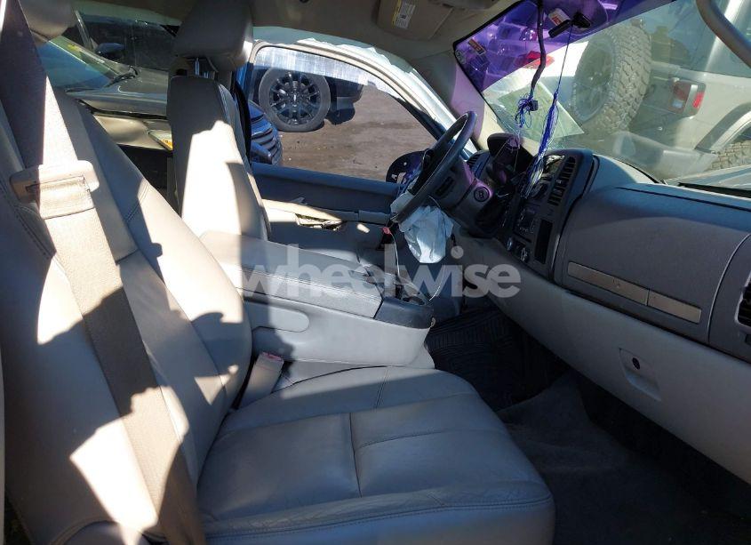 Photo 5 of 2013 Chevrolet Silverado 1500 LT (VIN 3GCPKSE76DG117853)