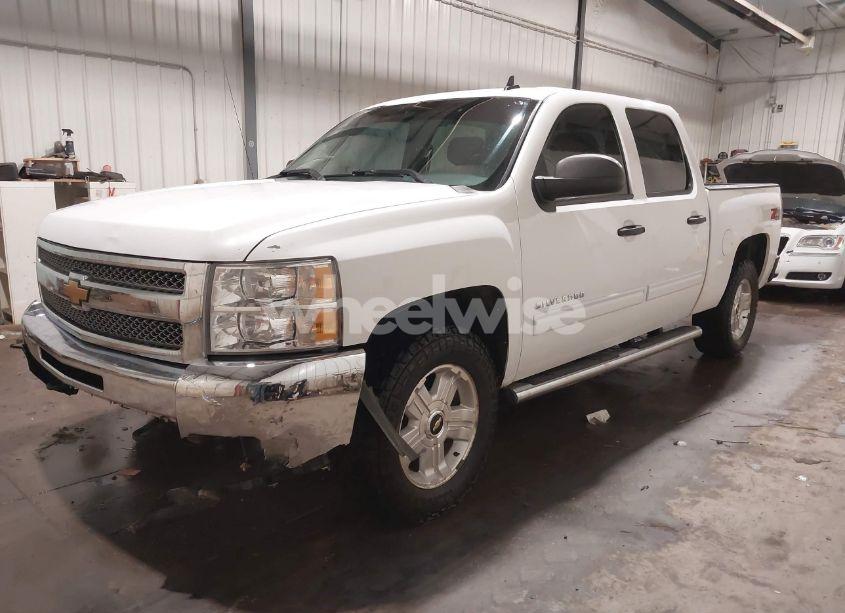 Photo 2 of 2013 Chevrolet Silverado 1500 LT (VIN 3GCPKSE76DG161092)