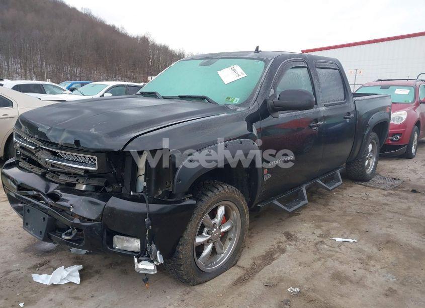Photo 2 of 2013 Chevrolet Silverado 1500 LT (VIN 3GCPKSE76DG185277)