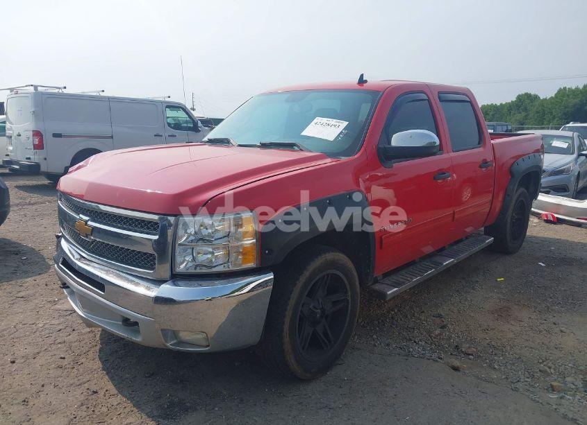 Photo 2 of 2013 Chevrolet Silverado 1500 LT (VIN 3GCPKSE76DG315767)