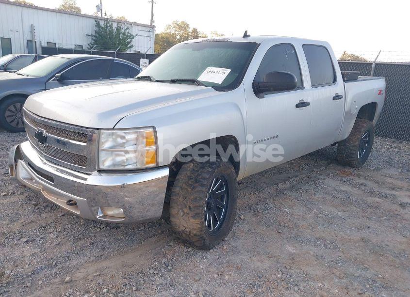 Photo 2 of 2013 Chevrolet Silverado 1500 LT (VIN 3GCPKSE77DG216066)