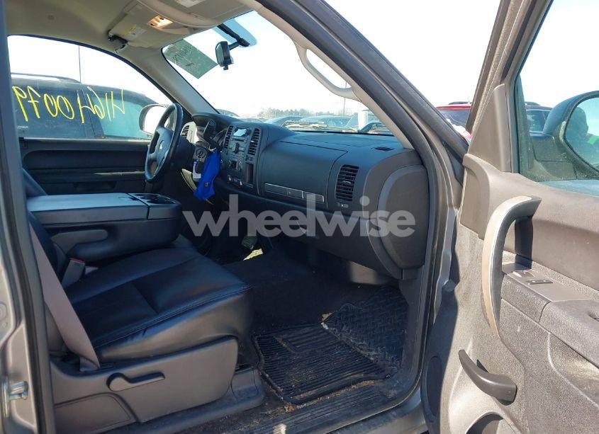 Photo 5 of 2013 Chevrolet Silverado 1500 LT (VIN 3GCPKSE78DG232129)