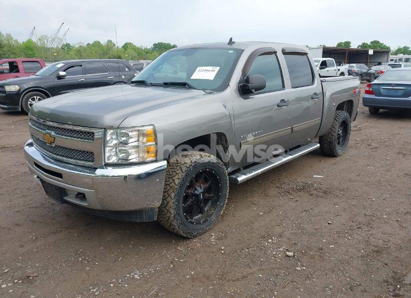 Photo 2 of 2013 Chevrolet Silverado 1500 LT (VIN 3GCPKSE78DG246175)