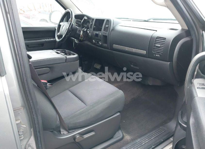 Photo 5 of 2013 Chevrolet Silverado 1500 LT (VIN 3GCPKSE78DG306553)