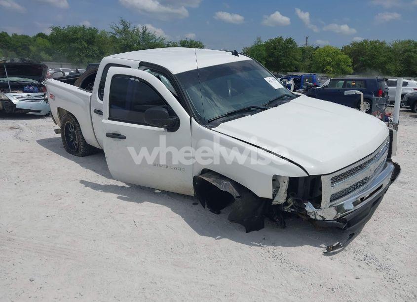2013 Chevrolet Silverado 1500 LT (VIN 3GCPKSE79DG208518) main photo
