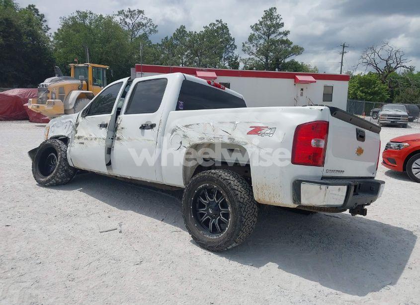 Photo 3 of 2013 Chevrolet Silverado 1500 LT (VIN 3GCPKSE79DG208518)
