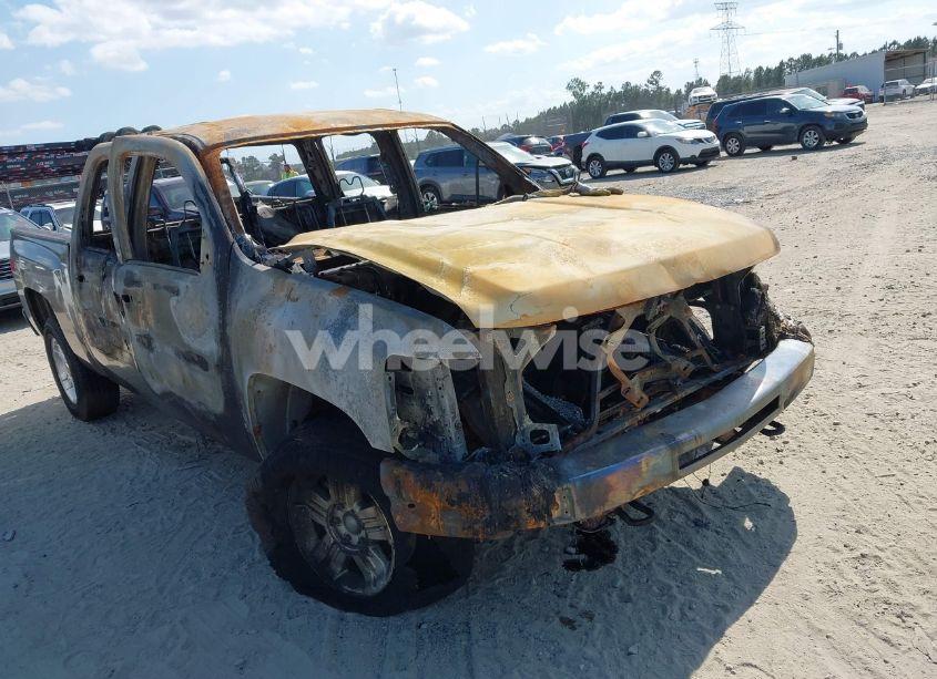 2013 Chevrolet Silverado 1500 LT (VIN 3GCPKSE79DG217087) main photo