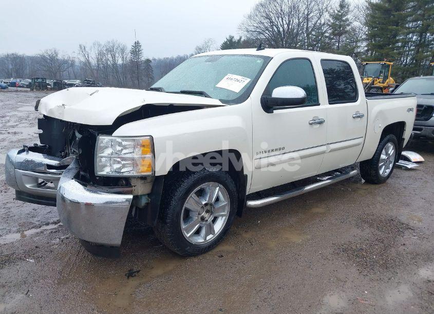 Photo 2 of 2013 Chevrolet Silverado 1500 LT (VIN 3GCPKSE79DG312541)