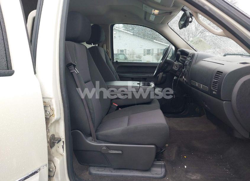 Photo 5 of 2013 Chevrolet Silverado 1500 LT (VIN 3GCPKSE79DG312541)