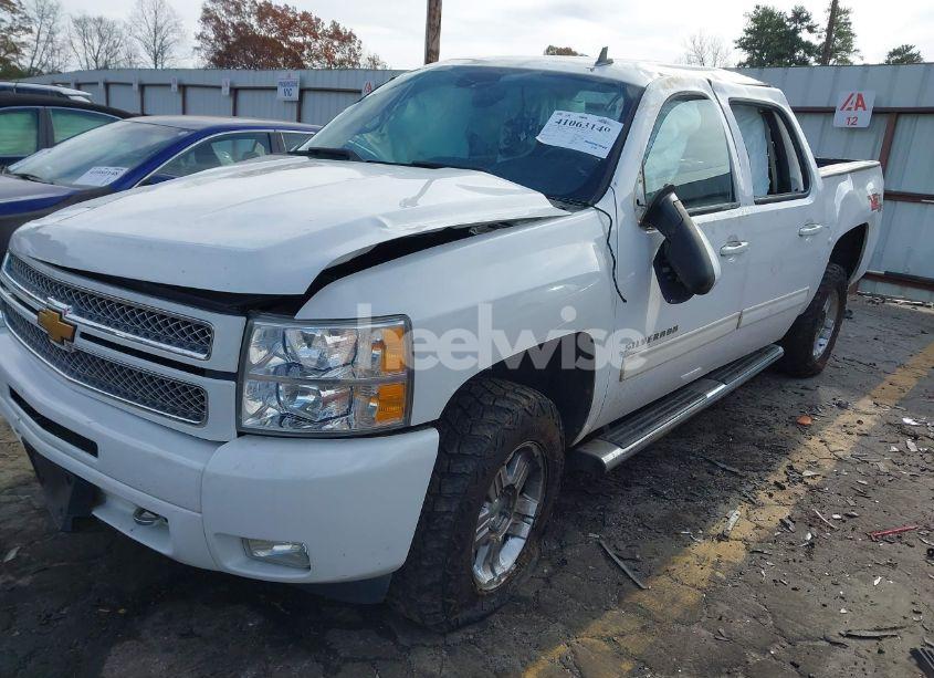 Photo 2 of 2013 Chevrolet Silverado 1500 LT (VIN 3GCPKSE7XDG118567)