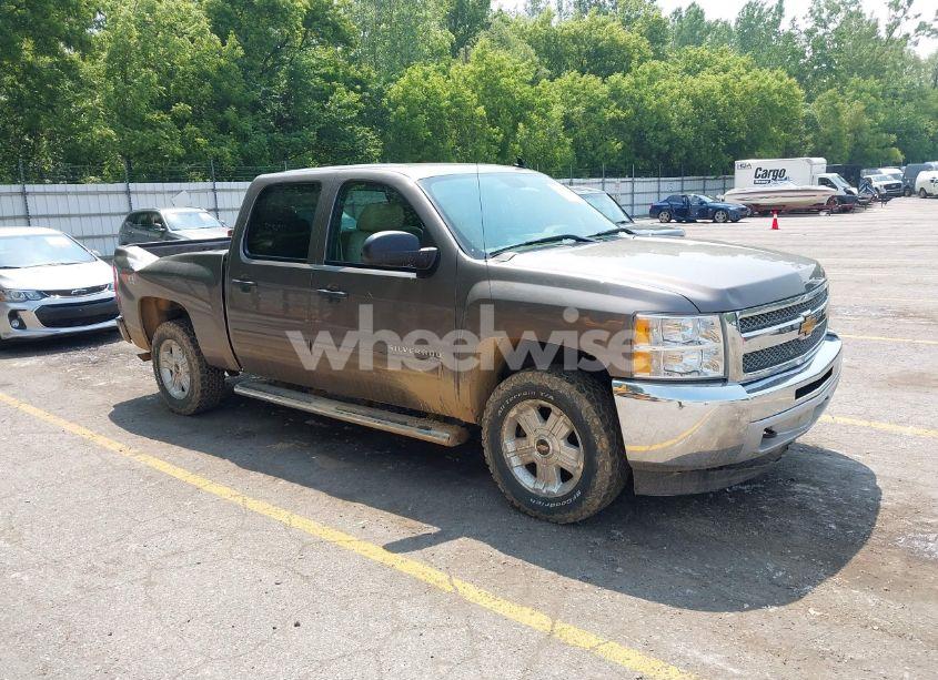 2013 Chevrolet Silverado K1500 LT (VIN 3GCPKSE7XDG213470) main photo