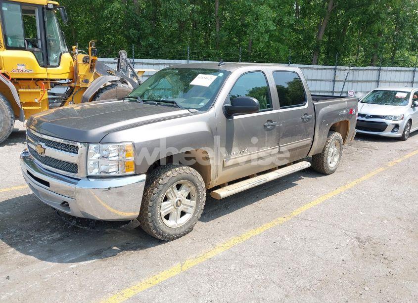 Photo 2 of 2013 Chevrolet Silverado K1500 LT (VIN 3GCPKSE7XDG213470)
