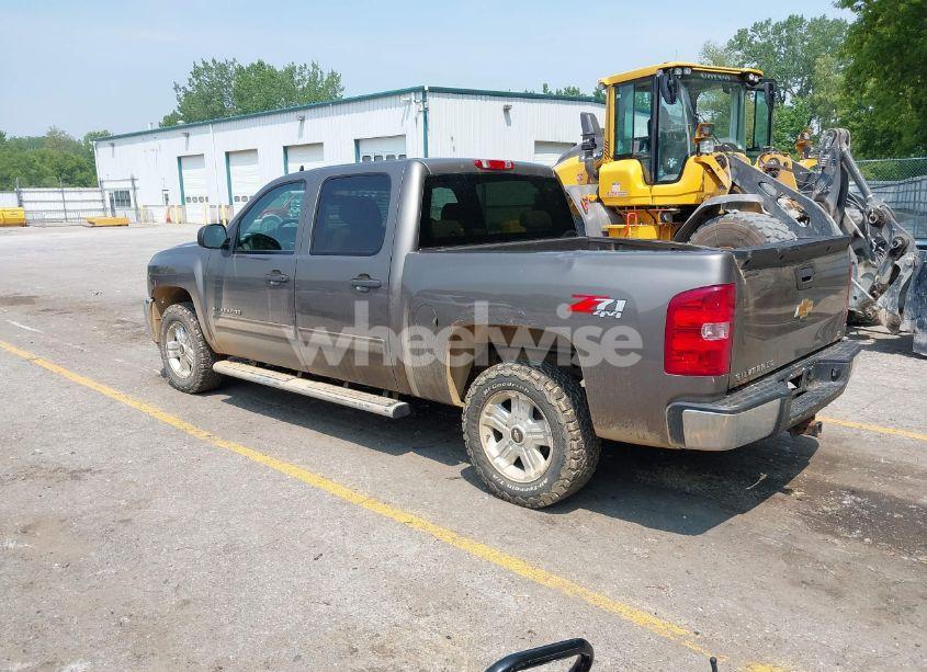 Photo 3 of 2013 Chevrolet Silverado K1500 LT (VIN 3GCPKSE7XDG213470)