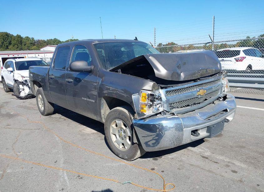 2013 Chevrolet Silverado 1500 LT (VIN 3GCPKSE7XDG249725) main photo