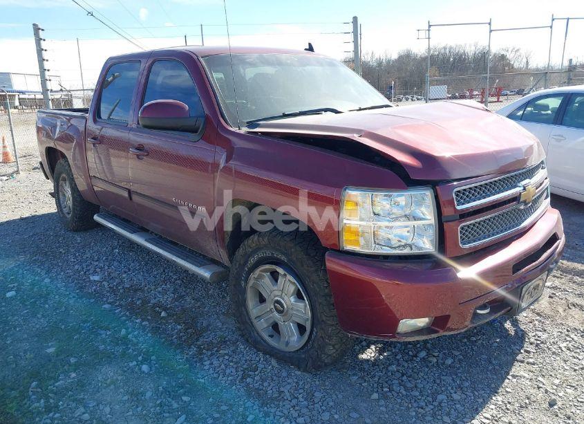 2013 Chevrolet Silverado 1500 LT (VIN 3GCPKSE7XDG317747) main photo
