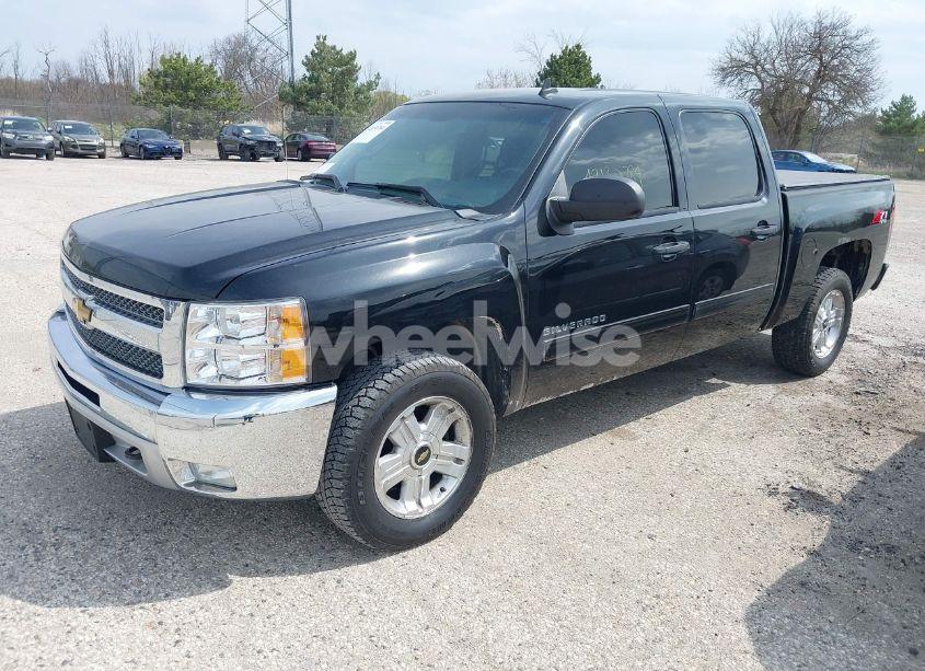 Photo 2 of 2013 Chevrolet Silverado 1500 LT (VIN 3GCPKSE7XDG324584)