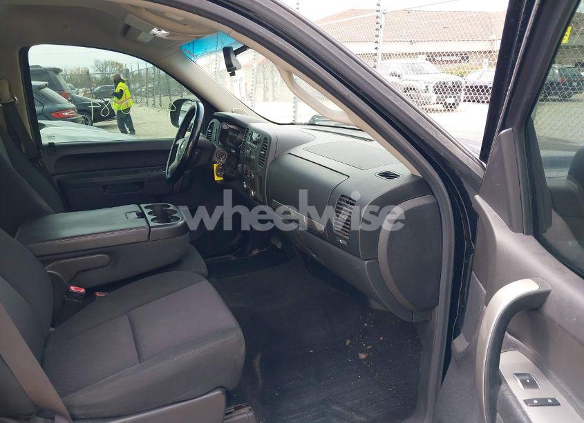 Photo 5 of 2013 Chevrolet Silverado 1500 LT (VIN 3GCPKSE7XDG324584)