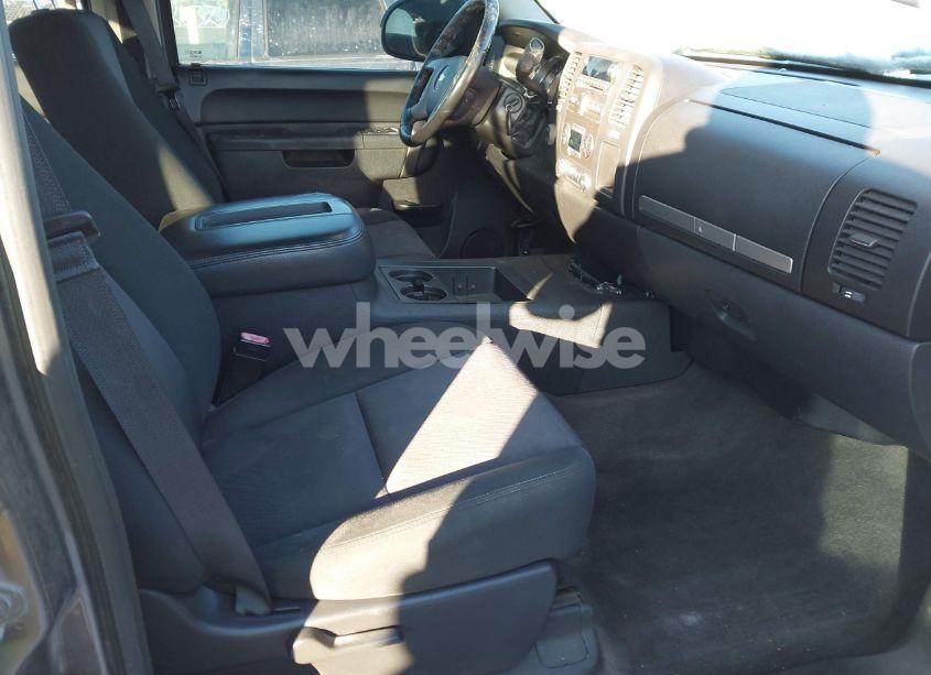 Photo 5 of 2013 Chevrolet Silverado 1500 LT (VIN 3GCPKSE7XDG346102)