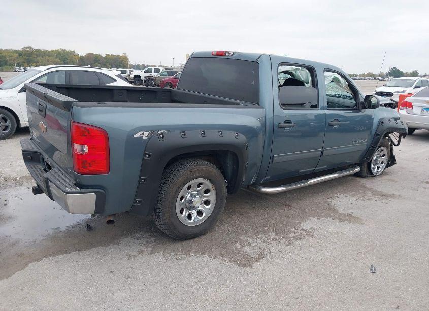 Photo 4 of 2011 Chevrolet Silverado 1500 LT (VIN 3GCPKSEA4BG142162)