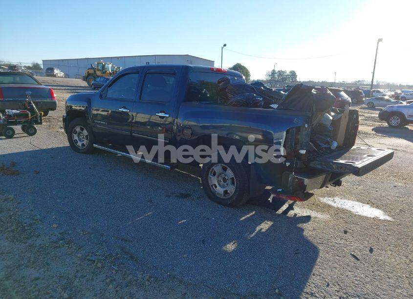 Photo 3 of 2011 Chevrolet Silverado 1500 LT (VIN 3GCPKSEA7BG330268)