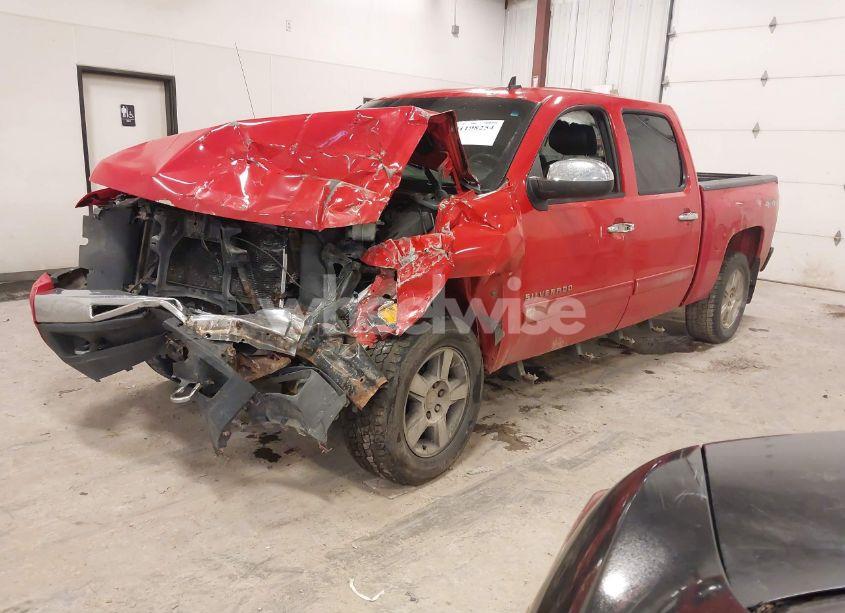 Photo 2 of 2011 Chevrolet Silverado 1500 LT (VIN 3GCPKSEA7BG371032)