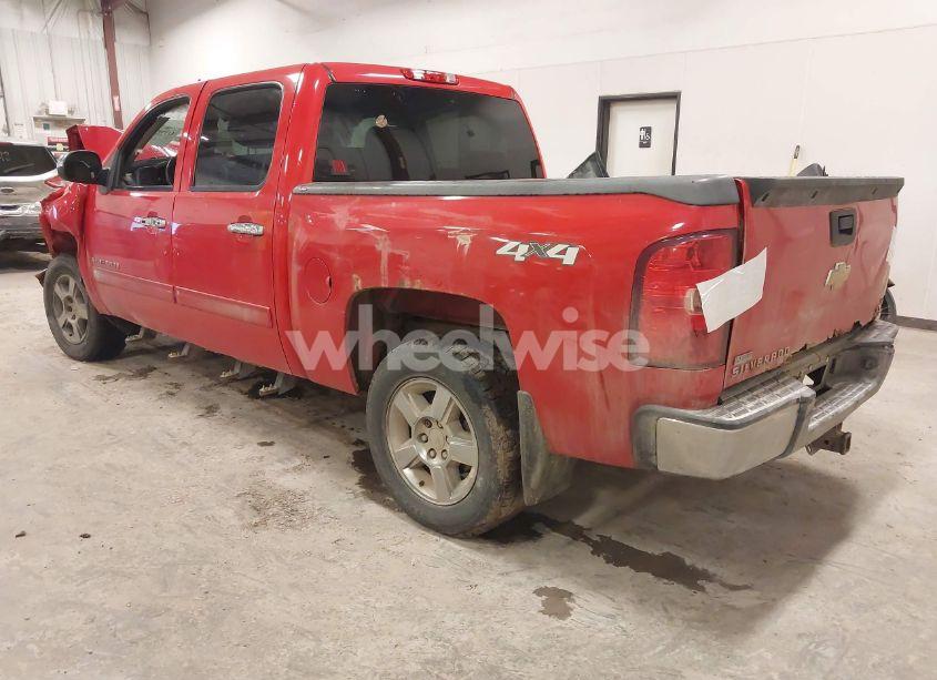 Photo 3 of 2011 Chevrolet Silverado 1500 LT (VIN 3GCPKSEA7BG371032)