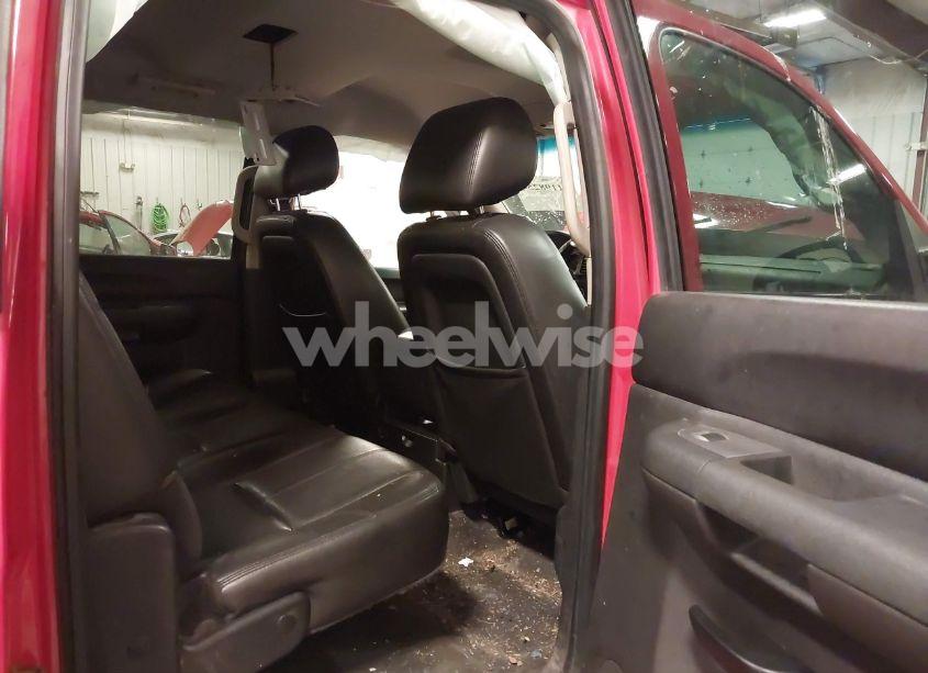 Photo 8 of 2011 Chevrolet Silverado 1500 LT (VIN 3GCPKSEA7BG371032)