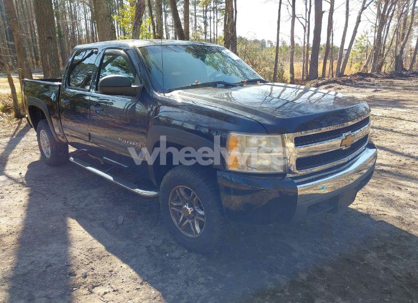 2011 Chevrolet Silverado 1500 LT (VIN 3GCPKSEA9BG131951) main photo
