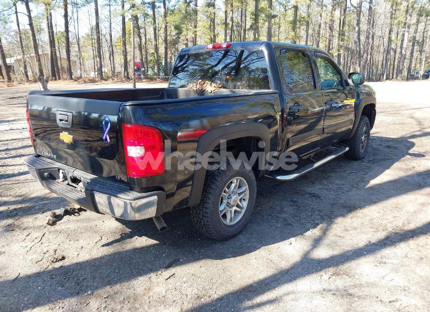 Photo 4 of 2011 Chevrolet Silverado 1500 LT (VIN 3GCPKSEA9BG131951)