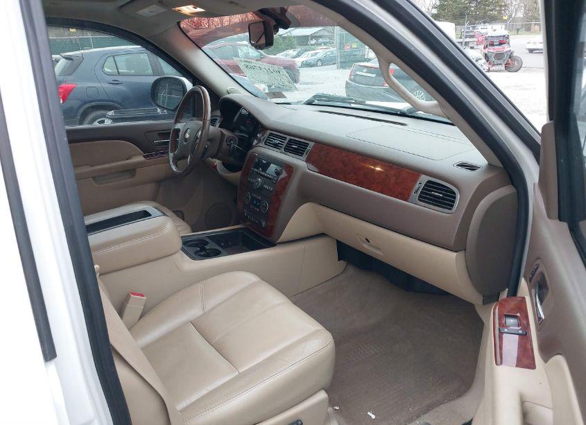 Photo 5 of 2011 Chevrolet Silverado 1500 LTZ (VIN 3GCPKTE24BG115493)