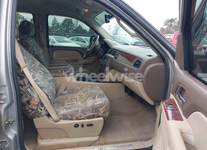 Photo 5 of 2011 Chevrolet Silverado 1500 LTZ (VIN 3GCPKTE30BG200159)