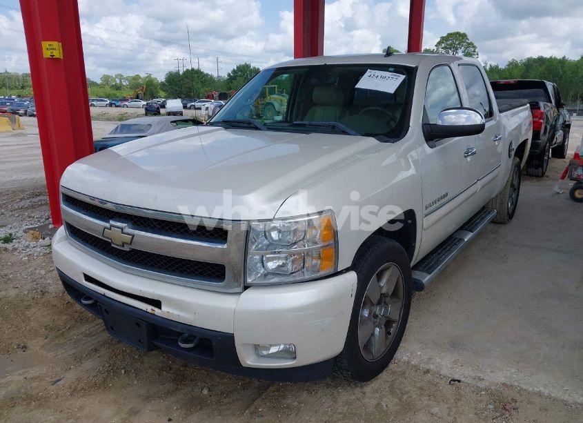 Photo 2 of 2011 Chevrolet Silverado 1500 LTZ (VIN 3GCPKTE32BG171831)