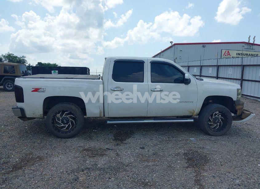 Photo 14 of 2011 Chevrolet Silverado 1500 LTZ (VIN 3GCPKTE36BG126052)