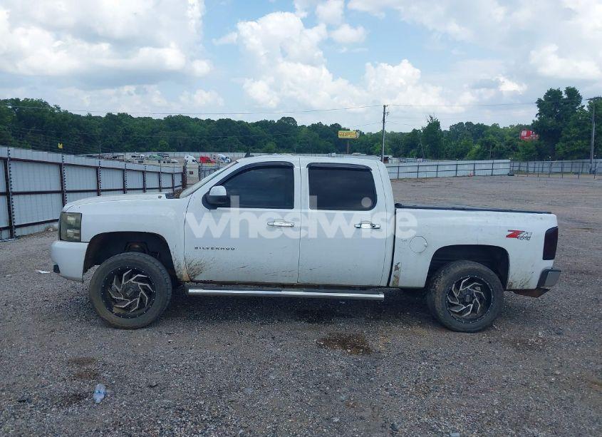 Photo 15 of 2011 Chevrolet Silverado 1500 LTZ (VIN 3GCPKTE36BG126052)