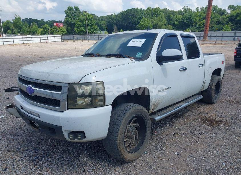 Photo 2 of 2011 Chevrolet Silverado 1500 LTZ (VIN 3GCPKTE36BG126052)