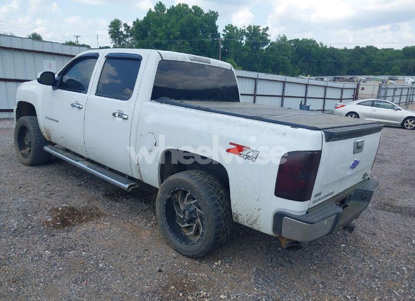 Photo 3 of 2011 Chevrolet Silverado 1500 LTZ (VIN 3GCPKTE36BG126052)