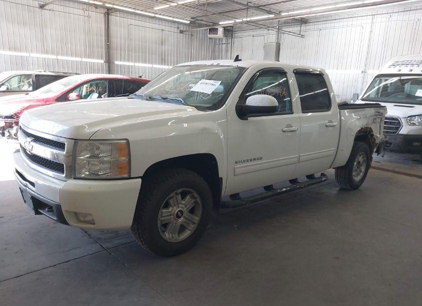 Photo 2 of 2011 Chevrolet Silverado 1500 LTZ (VIN 3GCPKTE36BG354570)