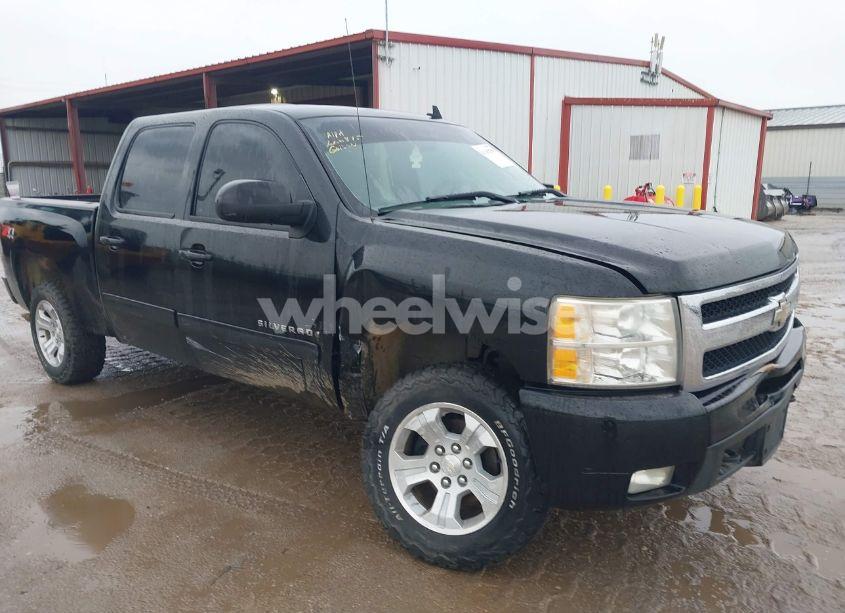 2011 Chevrolet Silverado 1500 LTZ (VIN 3GCPKTE36BG402262) main photo