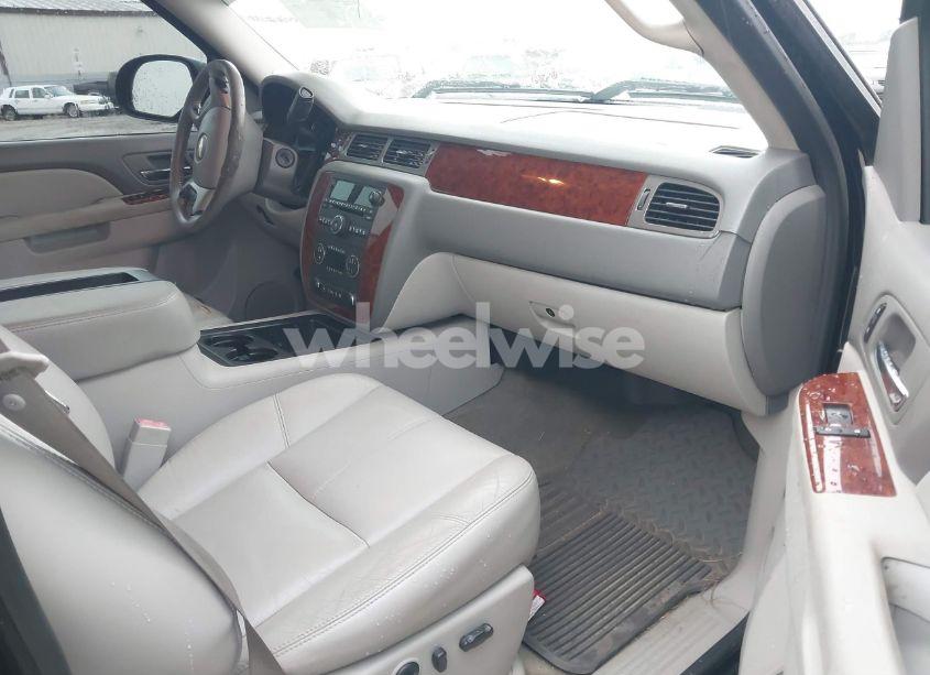 Photo 5 of 2011 Chevrolet Silverado 1500 LTZ (VIN 3GCPKTE36BG402262)