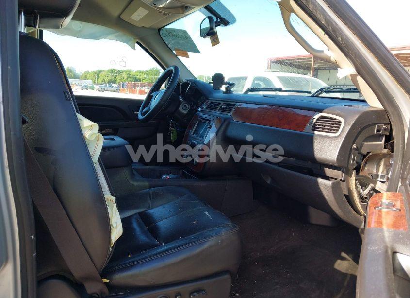 Photo 5 of 2011 Chevrolet Silverado 1500 LTZ (VIN 3GCPKTE38BG173499)