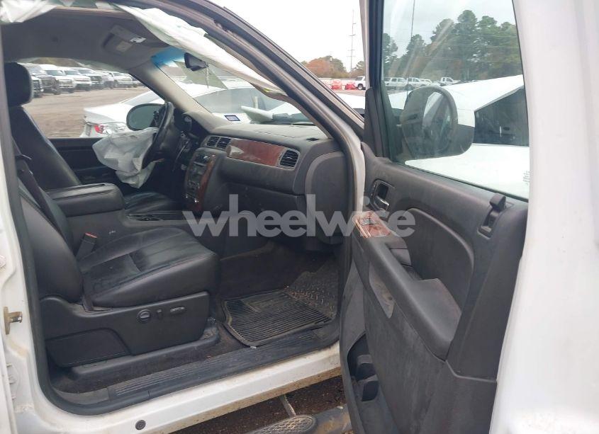 Photo 5 of 2011 Chevrolet Silverado 1500 LTZ (VIN 3GCPKTE38BG285803)