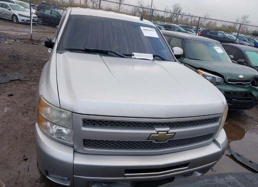 Photo 12 of 2011 Chevrolet Silverado 1500 LTZ (VIN 3GCPKTE3XBG130718)