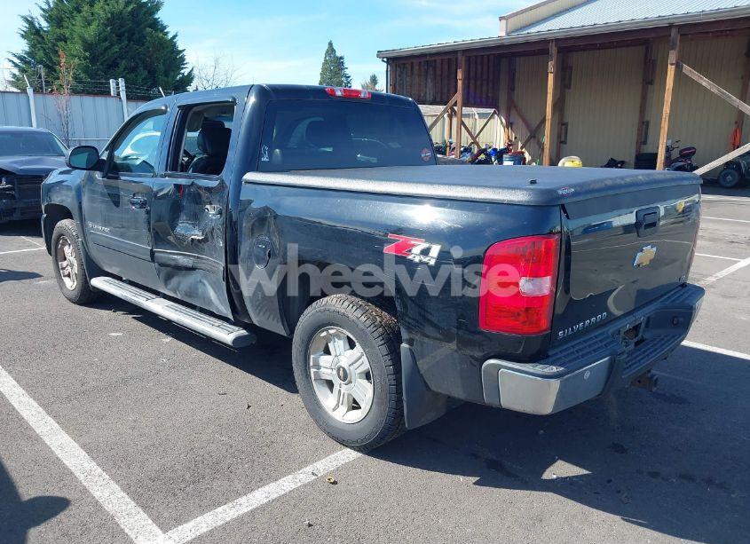 Photo 3 of 2013 Chevrolet Silverado 1500 LTZ (VIN 3GCPKTE71DG220104)