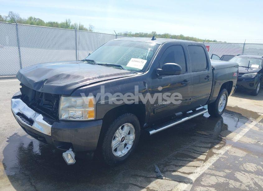 Photo 2 of 2013 Chevrolet Silverado 1500 LTZ (VIN 3GCPKTE75DG115341)