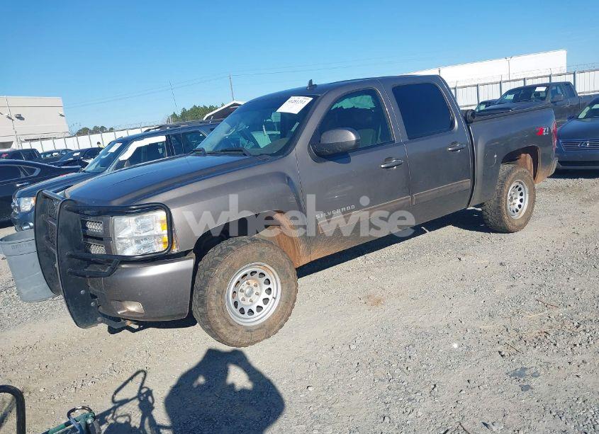 Photo 2 of 2013 Chevrolet Silverado 1500 LTZ (VIN 3GCPKTE75DG126534)