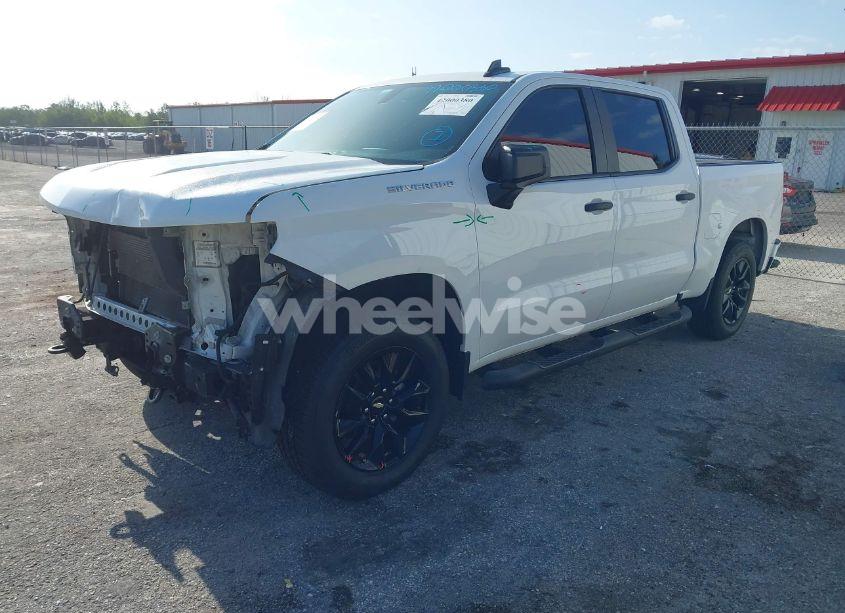 Photo 2 of 2020 Chevrolet Silverado 1500 2WD SHORT BED CUSTOM (VIN 3GCPWBEF0LG102775)