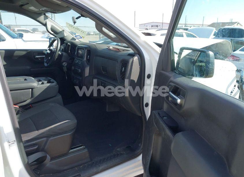 Photo 5 of 2020 Chevrolet Silverado 1500 2WD SHORT BED CUSTOM (VIN 3GCPWBEF3LG198949)