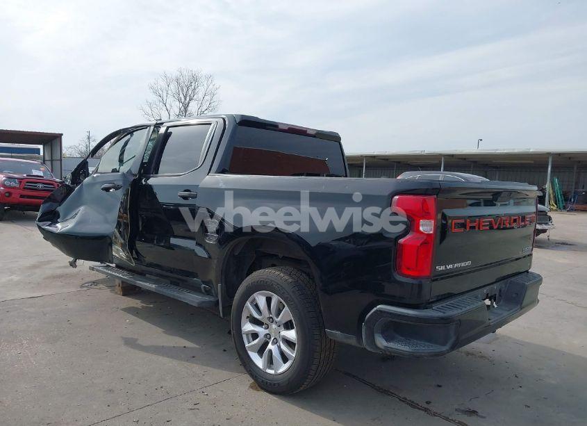 Photo 3 of 2019 Chevrolet Silverado 1500 CUSTOM (VIN 3GCPWBEH0KG231258)